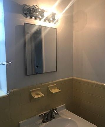 5th image of 16911 NE 21st Ave APT 8