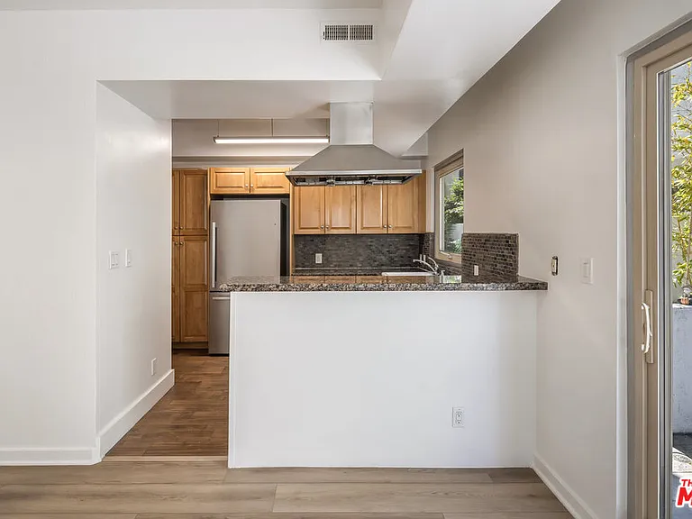 823 N Martel Ave #2 — Photo 6