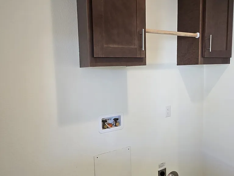 Laundry area hook-ups