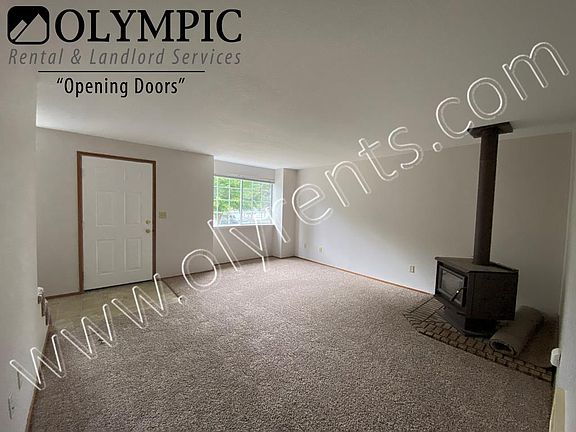 3rd image of 1010 Boundary St SE