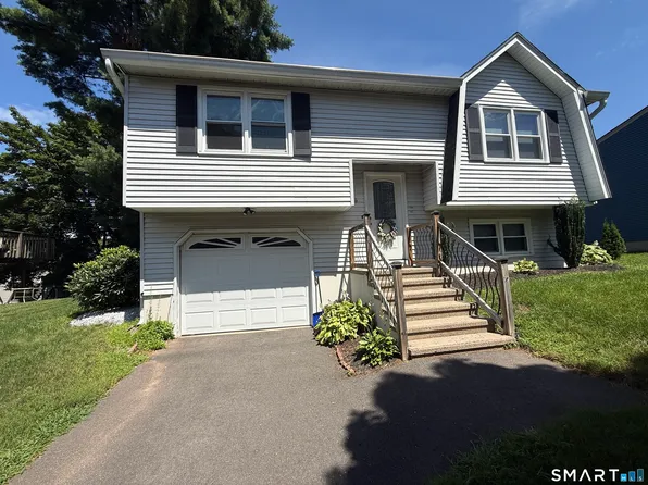 106 Meetinghouse Rdg, Meriden, CT 06450