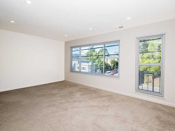 3rd image of 935 Burnett Ave APT 4