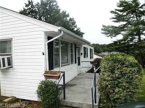 2nd image of 1711 Boyden St