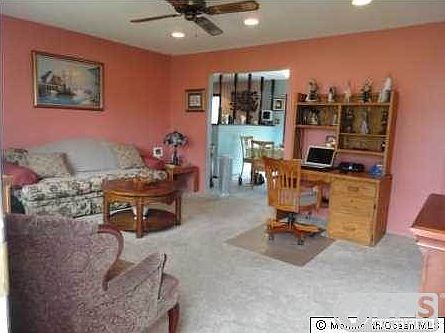 4th image of 853 Peppertree Dr