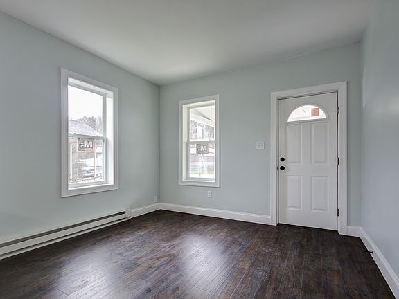 3rd image of 1014 Charles St