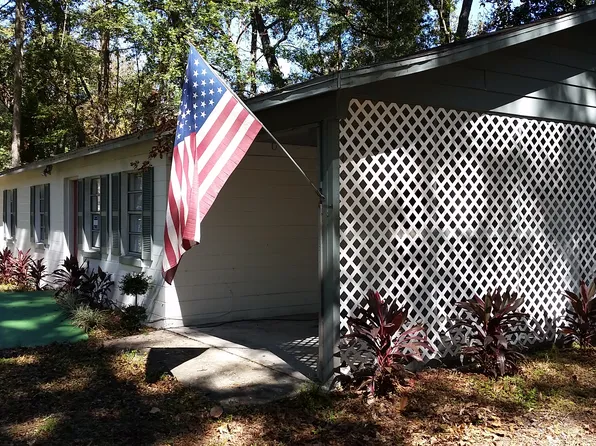 9300 Carolina Way, Fanning Springs, FL 32693