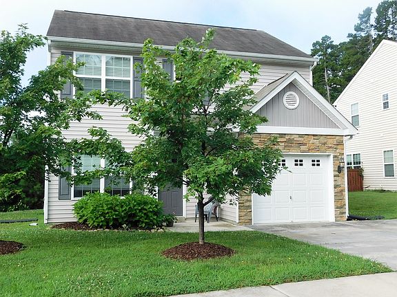 2nd image of 811 Woodside Park Ln