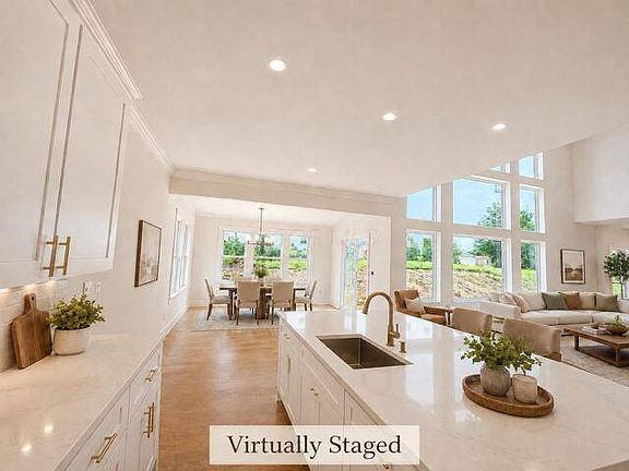 5th image of 160 Oak Brook Dr