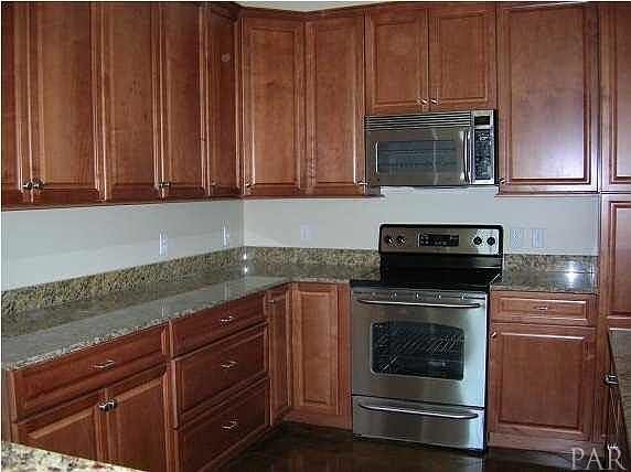 2nd image of 585 Aragon St