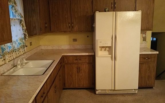 3rd image of 16505 Louis Ave