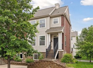 2082 Wellens St, Chaska, MN 55318