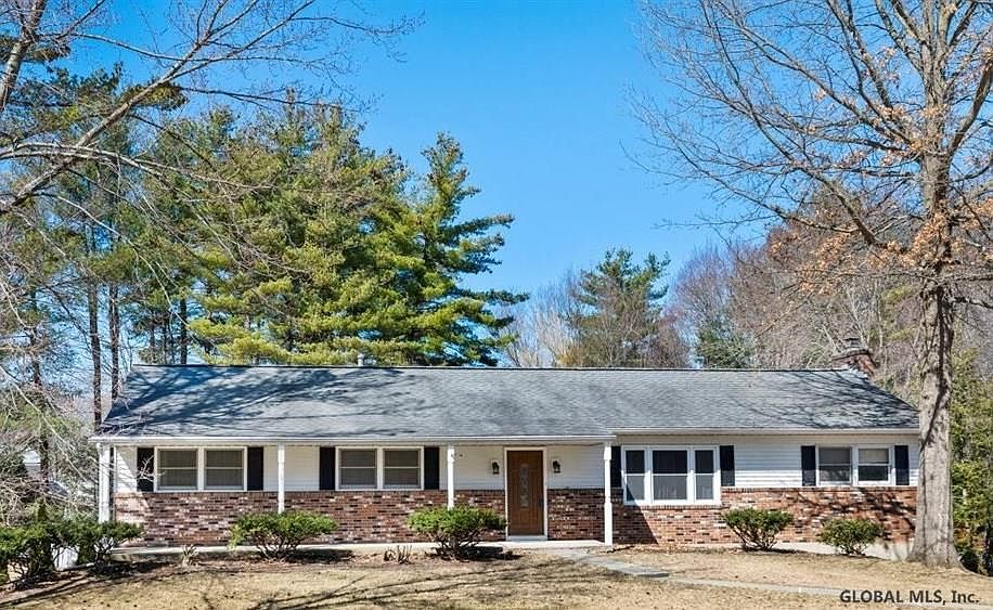 1st image of 29 Twilight Dr