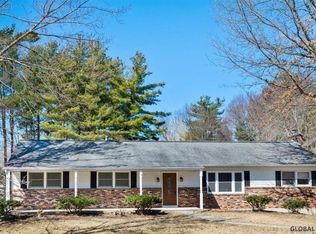 29 Twilight Dr, Clifton Park, NY 12065
