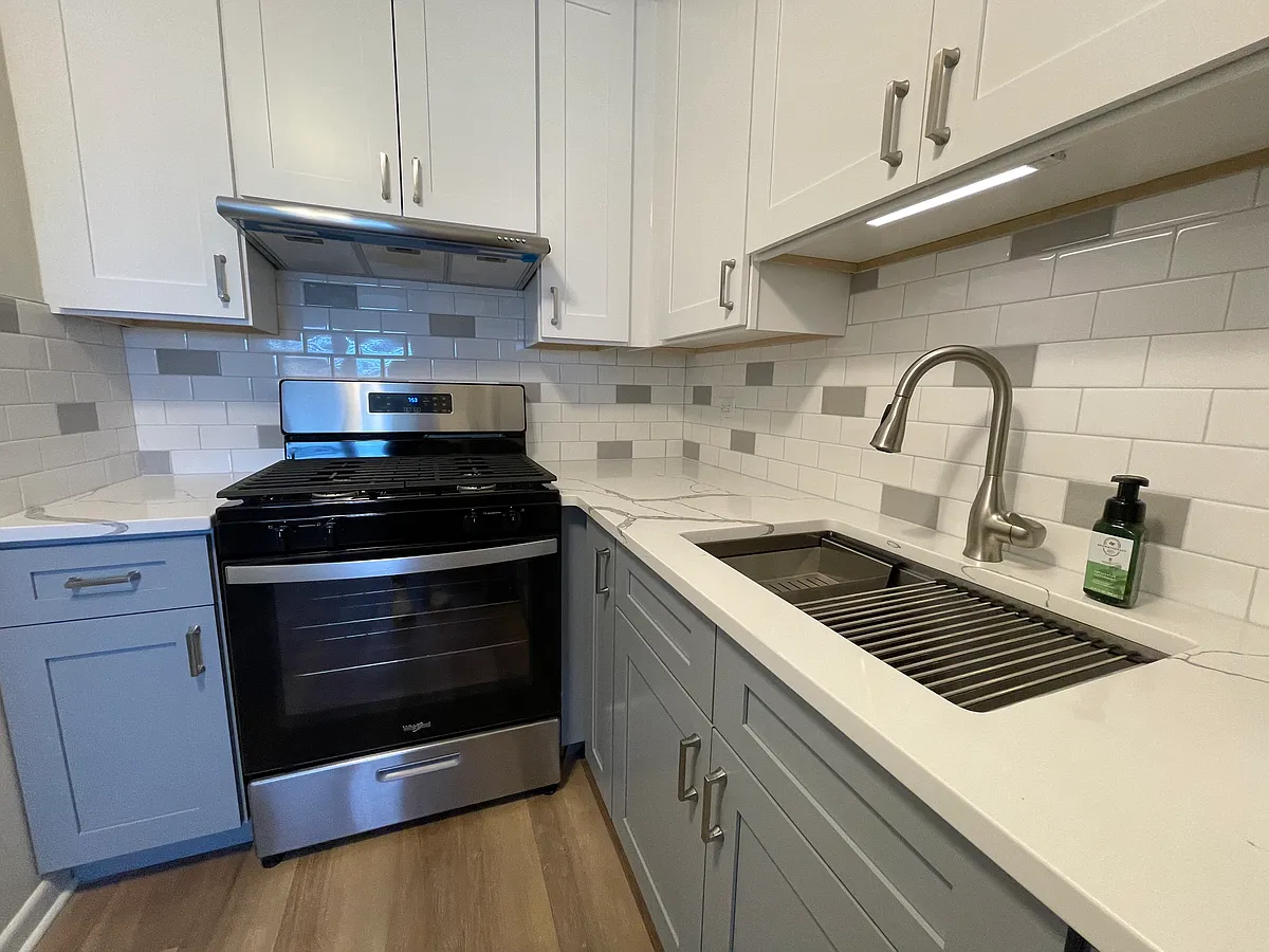 Building Photo - 4513 Grove Ave #6