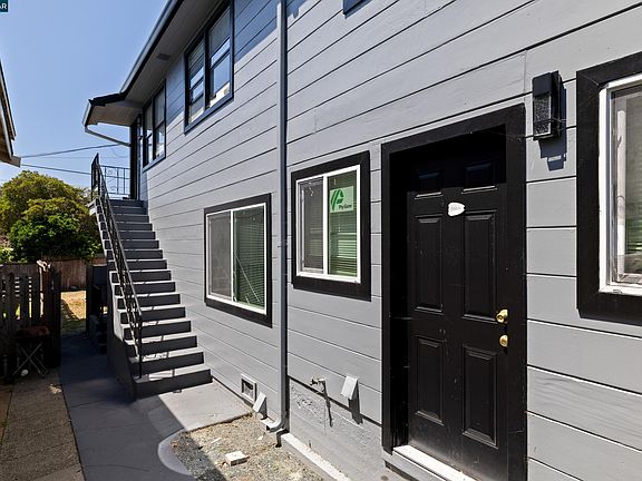 3rd image of 5441-5445 Bancroft Ave
