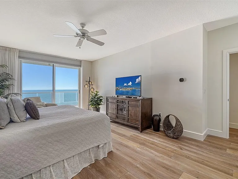 1800 Benjamin Franklin Dr #906-B — Photo 8