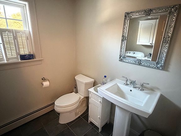 5th image of 23 Burkes Way Unit 2
