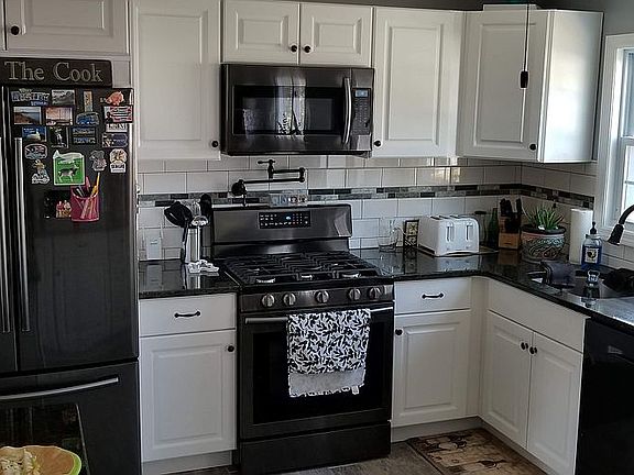 3rd image of 77 Erlanger Blvd