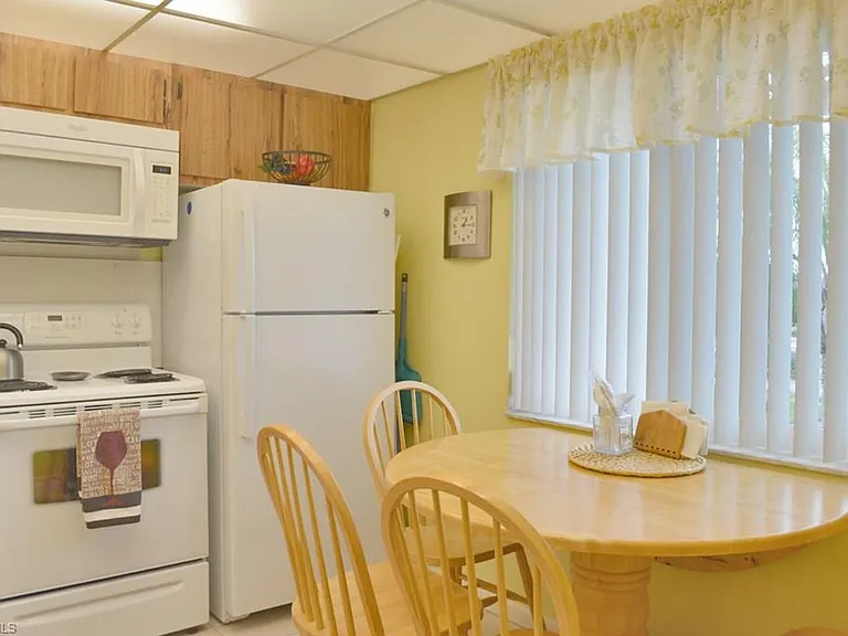 135 Palm Dr #12 — Photo 3