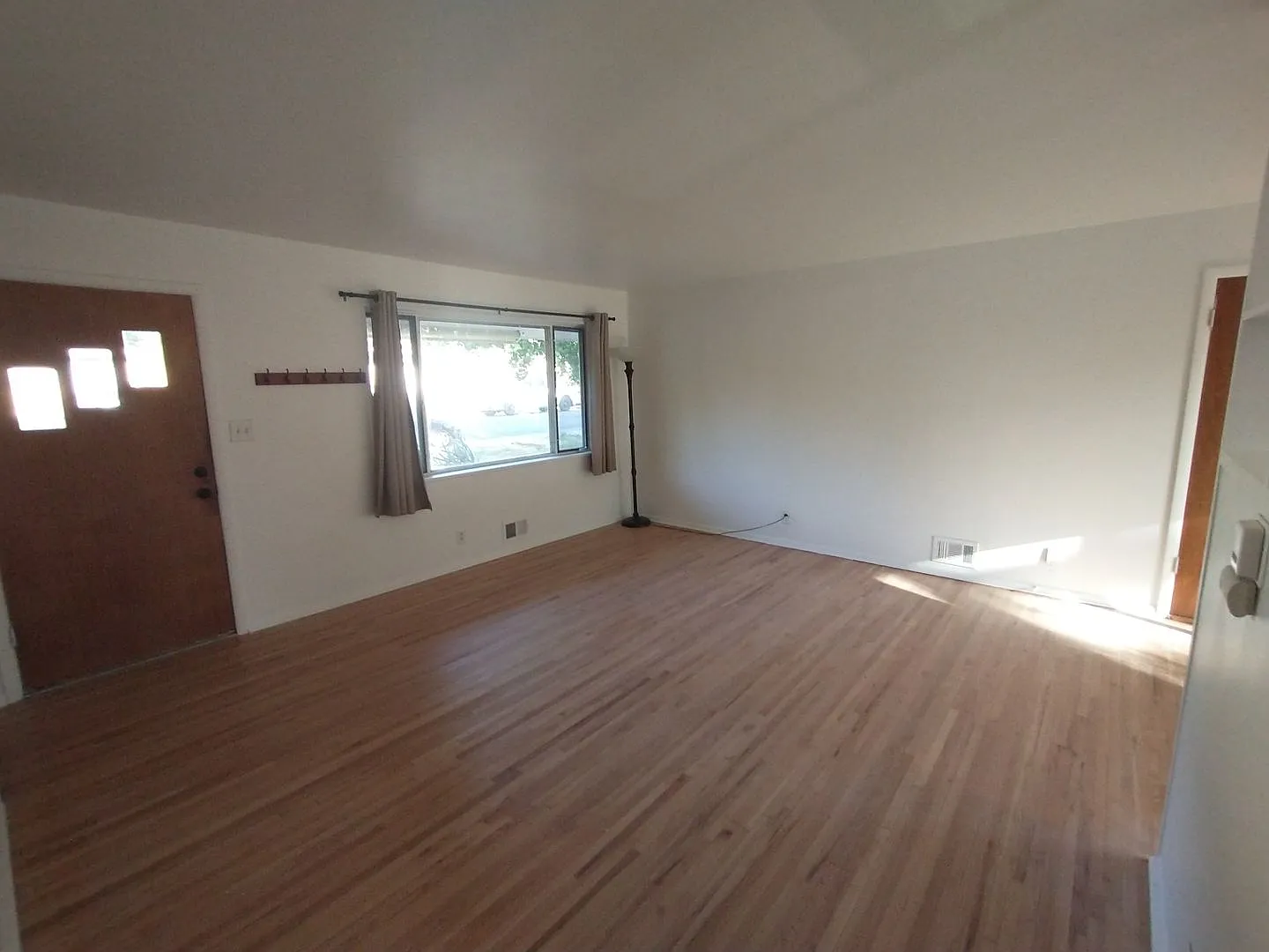 Updated, 3B/1B Martin Acres Ranch Available October 1st! — Photo 2