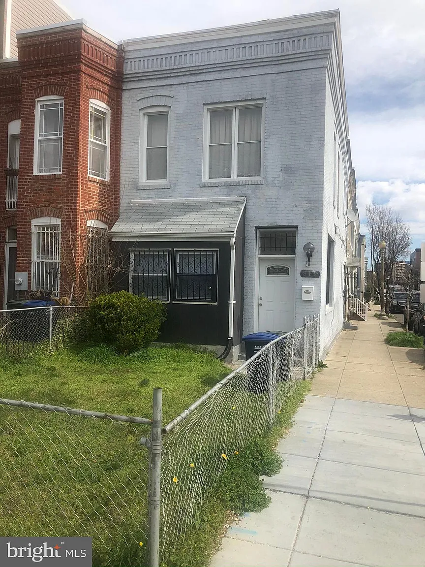 819 12th St NE photo 1