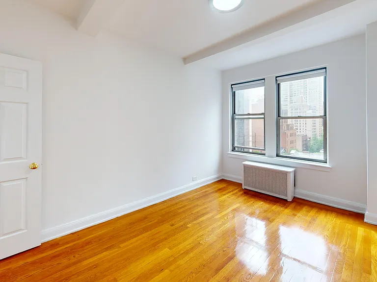 301 E 38th St #11F — Photo 7