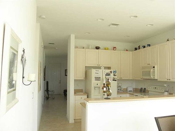 3rd image of 9925 E Villa Cir
