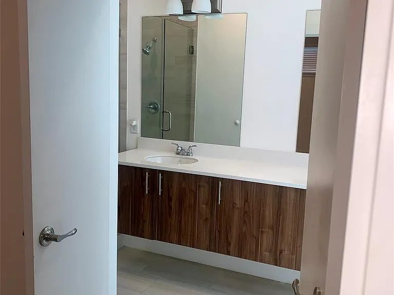 10209 Las Nubes Ave — Photo 14