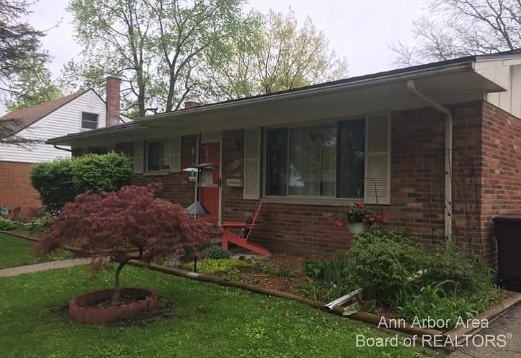1st image of 640 Center Dr