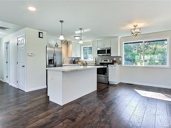4th image of 10320 Irene Ave SW