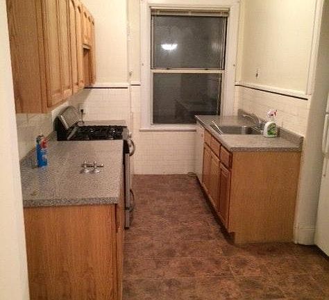 3rd image of 331 E 238th St #2