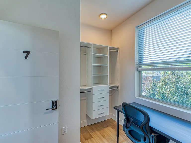 1213 E James Ct — Photo 13