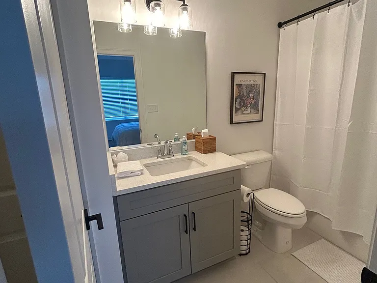 715 Southview Dr — Photo 10