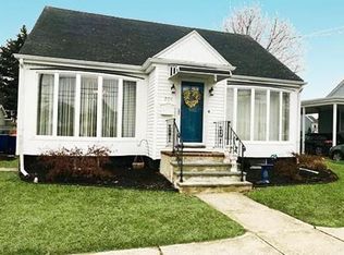 208 Tarkiln Hill Rd, New Bedford, MA 02745