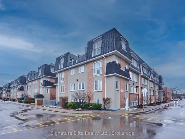 50 Merchant Ln #104, Toronto, ON M6P 4J6