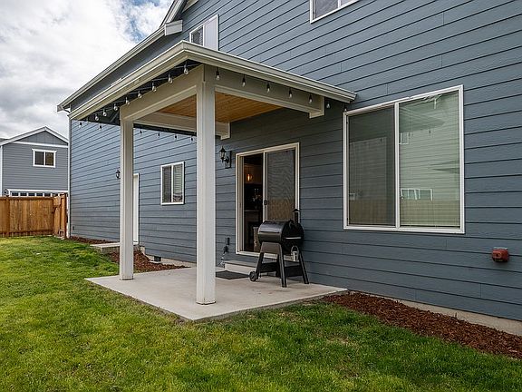 5th image of 1751 NW 6th Ave
