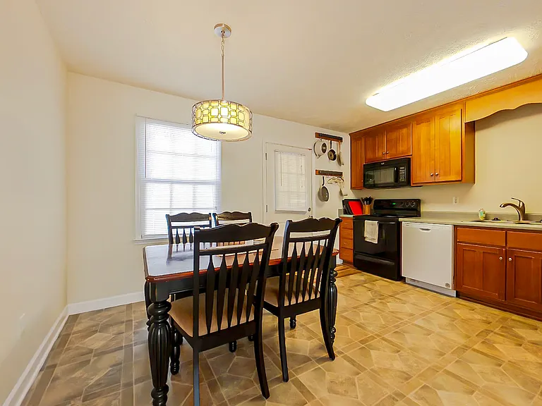 132 Charleston Row Blvd — Photo 7