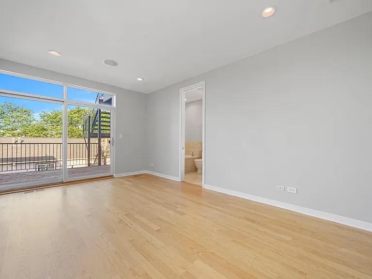 1541 N Bosworth Ave #3 — Photo 17