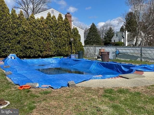 2nd image of 800 Campbell Ln