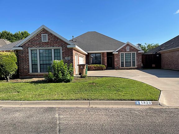 2nd image of 1930 Valleyview Dr