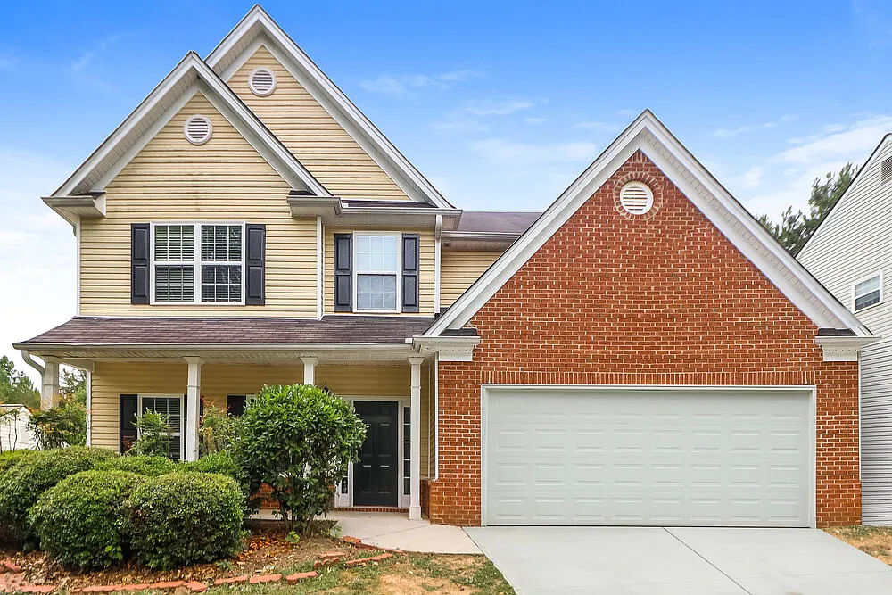 4 bed, 2.5 bath, 2353 sqft, $2,515 — Photo 1