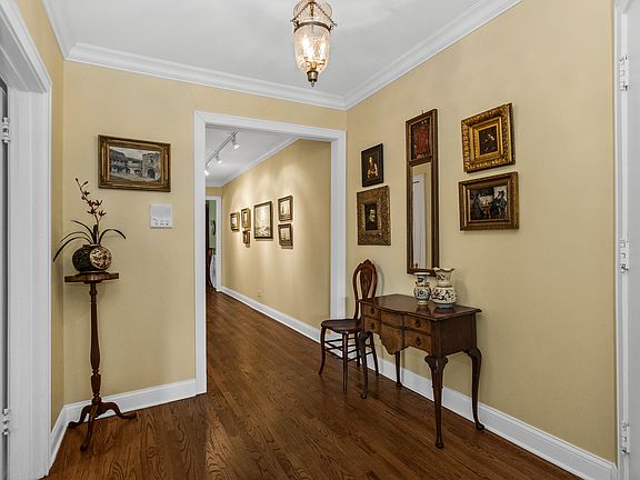 2nd image of 2322 W Farwell Ave APT 3W