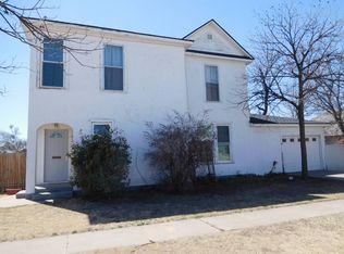 1001 N 7th St, Ballinger, TX 76821