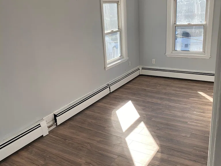 17 Washburn St #2 — Photo 2