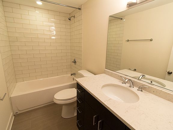 751 Buckingham Bathroom