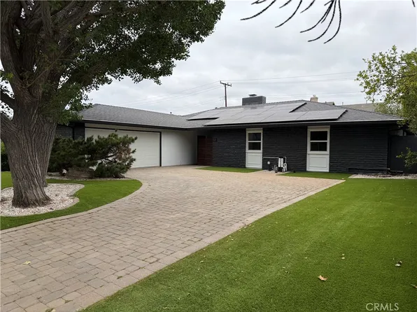 521 W Memory Ln, Santa Ana, CA 92706