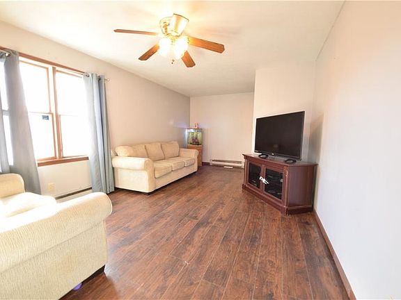 2nd image of 1135 Ernest Dr