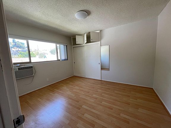 4th image of 1230 N Fuller Ave #5B