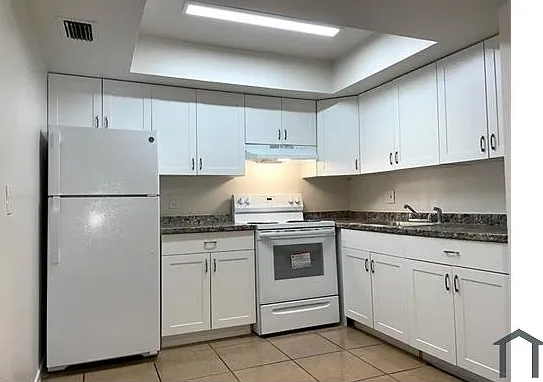 1907 N Haverhill Rd #8 — Photo 10
