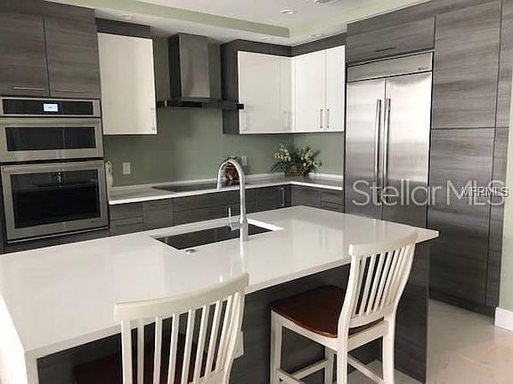 3rd image of 100 1st Ave N Unit 1206